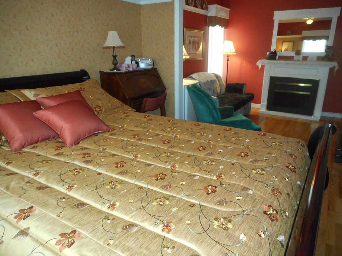 Cote'S Bed & Breakfast Гранд Фолс Екстериор снимка